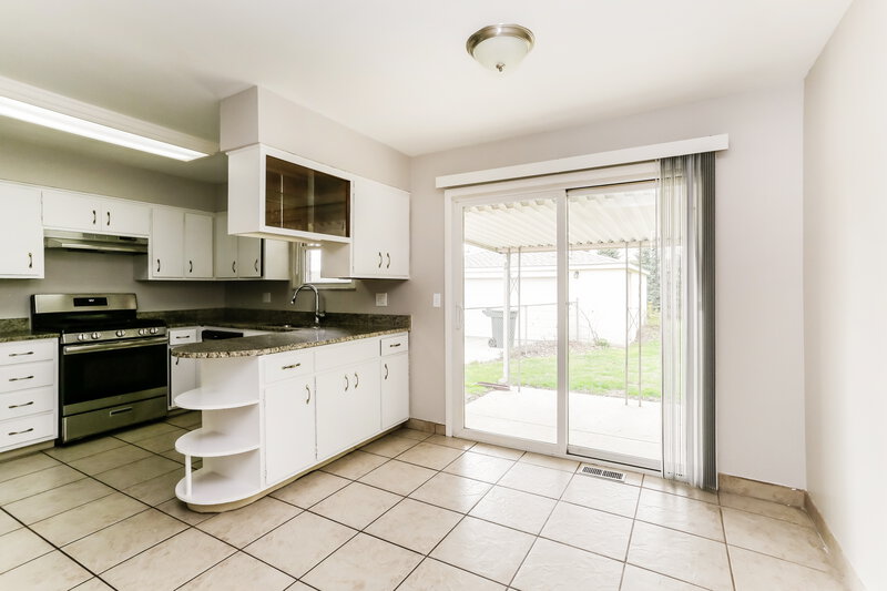 1,865/Mo, 6219 Parkdale Dr Columbus, OH 43229 Dining Room View