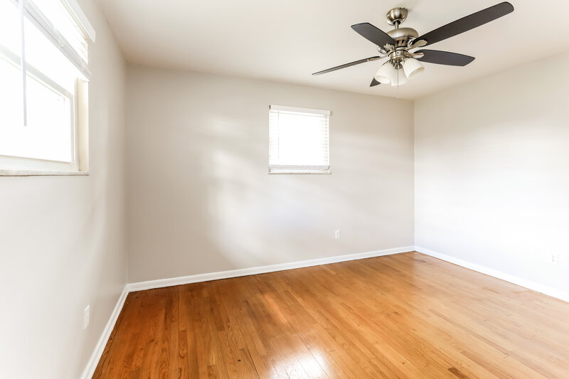 1,865/Mo, 6219 Parkdale Dr Columbus, OH 43229 Main Bedroom View 2