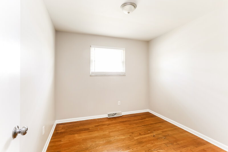 1,865/Mo, 6219 Parkdale Dr Columbus, OH 43229 Bedroom View 2