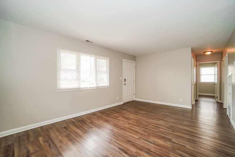 1,605/Mo, 4472 Saint Ann Ln Columbus, OH 43213 Living Room View