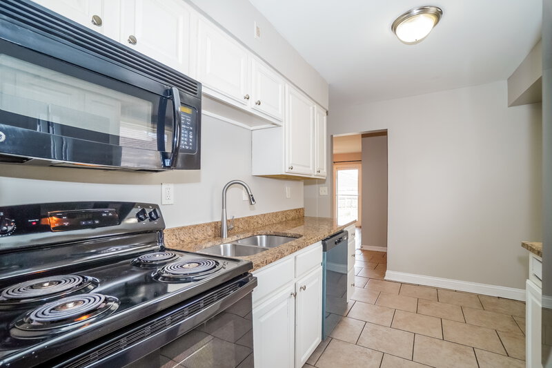 1,605/Mo, 4472 Saint Ann Ln Columbus, OH 43213 Kitchen View