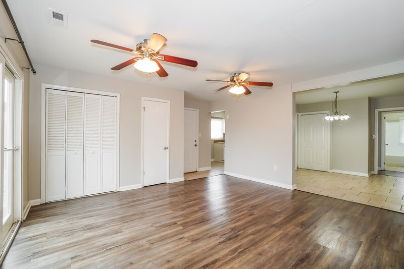 1,605/Mo, 4472 Saint Ann Ln Columbus, OH 43213 Family Room View