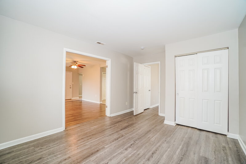 1,605/Mo, 4472 Saint Ann Ln Columbus, OH 43213 Office View