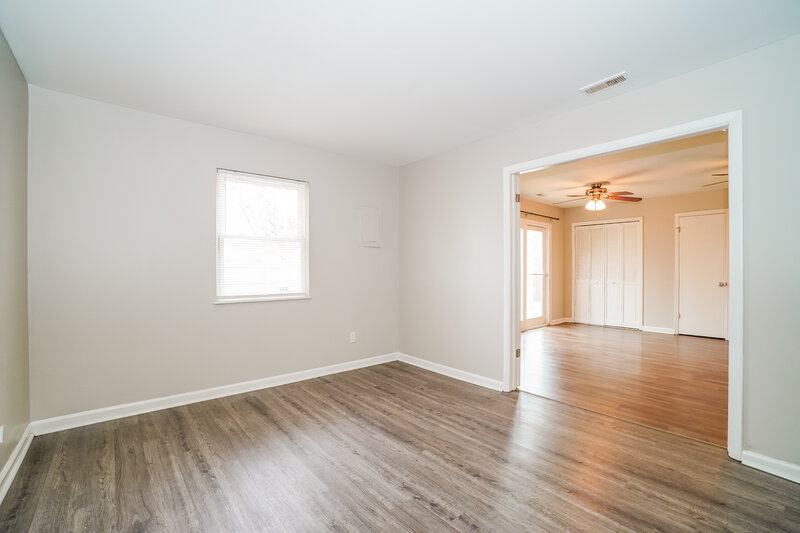 1,605/Mo, 4472 Saint Ann Ln Columbus, OH 43213 Office View 2