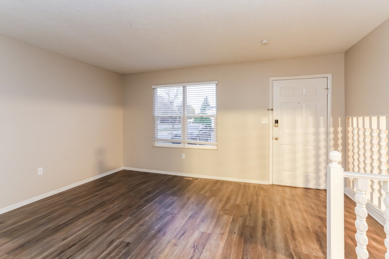 1,685/Mo, 4865 Heaton Rd Columbus, OH 43229 Living Room View