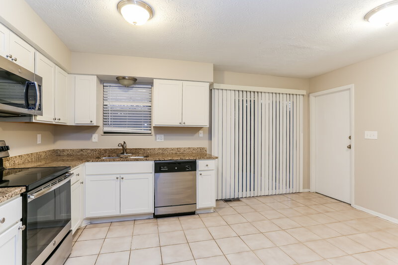 1,685/Mo, 4865 Heaton Rd Columbus, OH 43229 Dining Room View