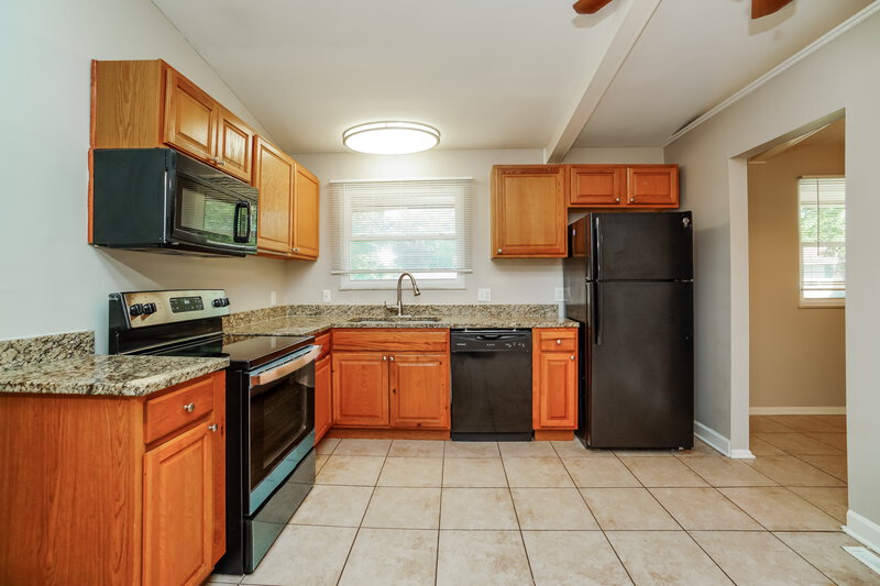 1,930/Mo, 1399 Fullen Rd Columbus, OH 43229 Kitchen View