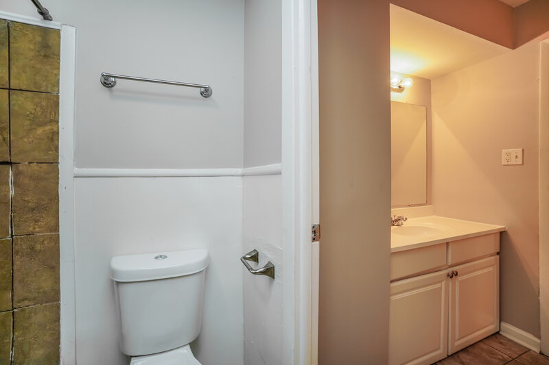 1,930/Mo, 1399 Fullen Rd Columbus, OH 43229 Bathroom View