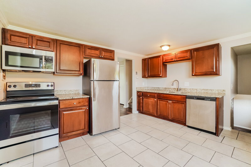 1,735/Mo, 1976 Tupsfield Rd Columbus, OH 43229 Kitchen View 2