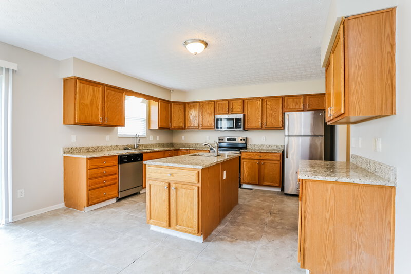 2,315/Mo, 5286 Prater Dr Groveport, OH 43125 Kitchen View