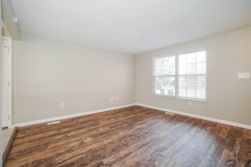 2,020/Mo, 5429 Wesliegh Run Dr Columbus, OH 43228 Master Bedroom View