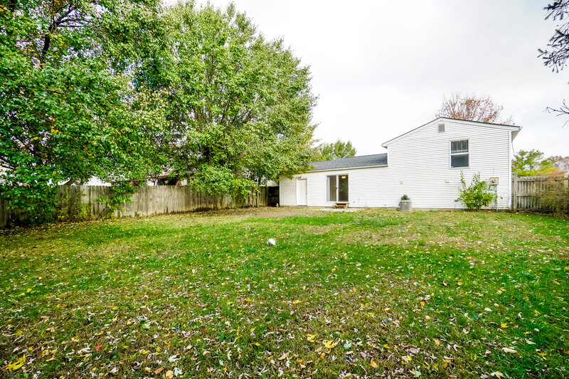 2,020/Mo, 5429 Wesliegh Run Dr Columbus, OH 43228 Rear View