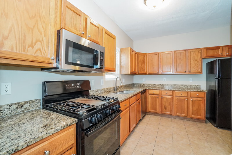 1,790/Mo, 807 Summerville Dr Delaware, OH 43015 Kitchen View