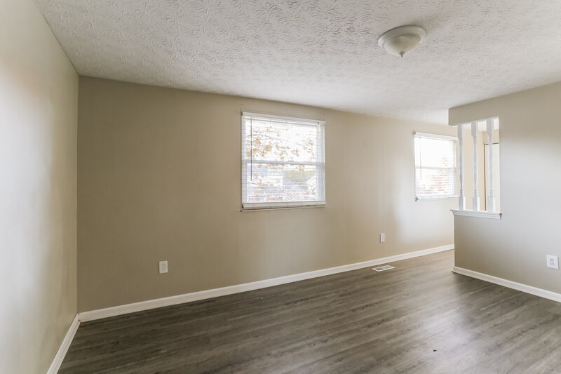 2,240/Mo, 6304 Shaftsbury Ln Dublin, OH 43017 Living Room View 2