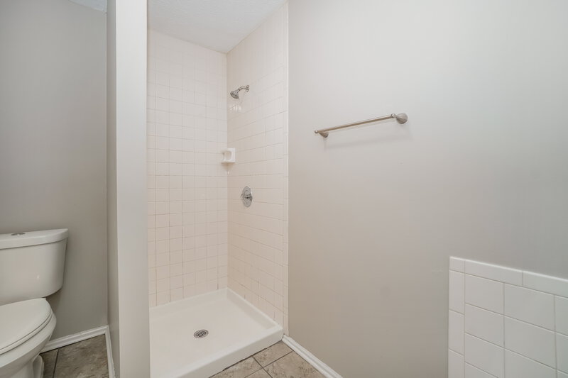 2,595/Mo, 593 Bridgewater Ct Westerville, OH 43081 Main Bathroom View 2