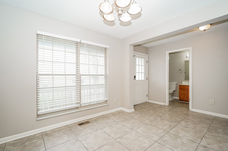 2,330/Mo, 3106 Amberfield Dr Columbus, OH 43232 Dining Room View