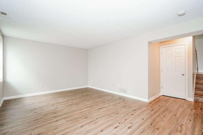 2,330/Mo, 3106 Amberfield Dr Columbus, OH 43232 Family Room View