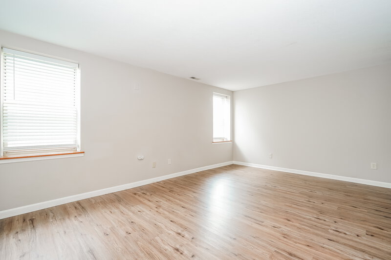 2,330/Mo, 3106 Amberfield Dr Columbus, OH 43232 Main Bedroom View