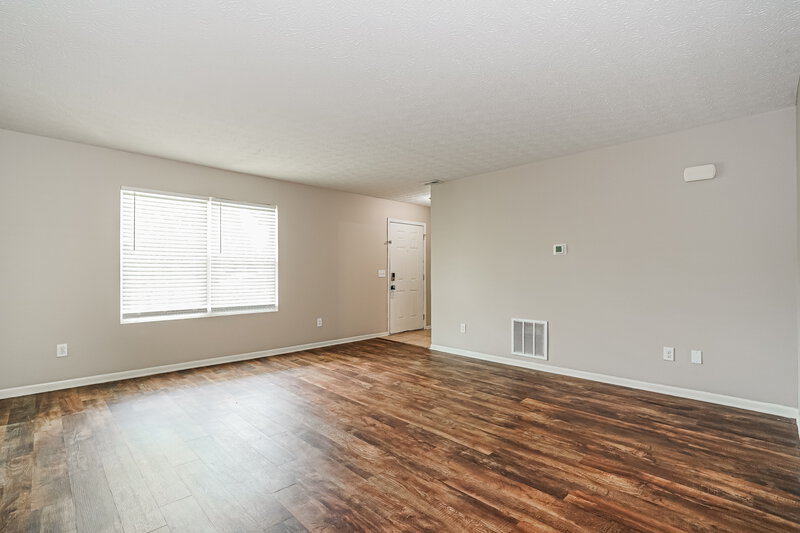 2,100/Mo, 6280 Marengo St Canal Winchester, OH 43110 Living Room View 3