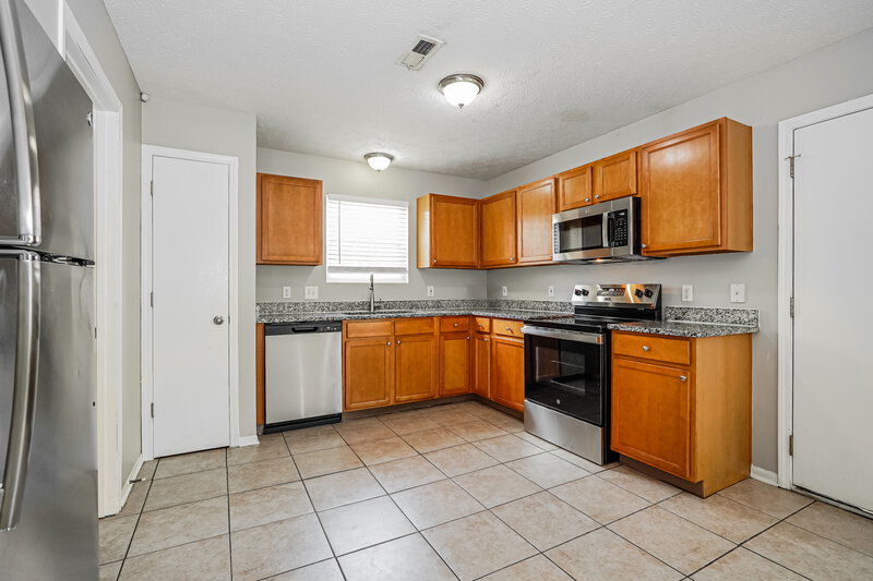 2,100/Mo, 6280 Marengo St Canal Winchester, OH 43110 Kitchen View