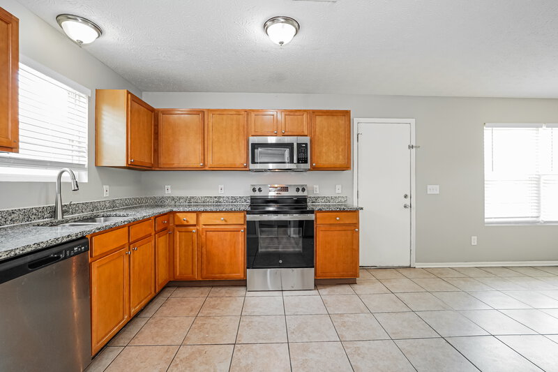 2,100/Mo, 6280 Marengo St Canal Winchester, OH 43110 Kitchen View 2