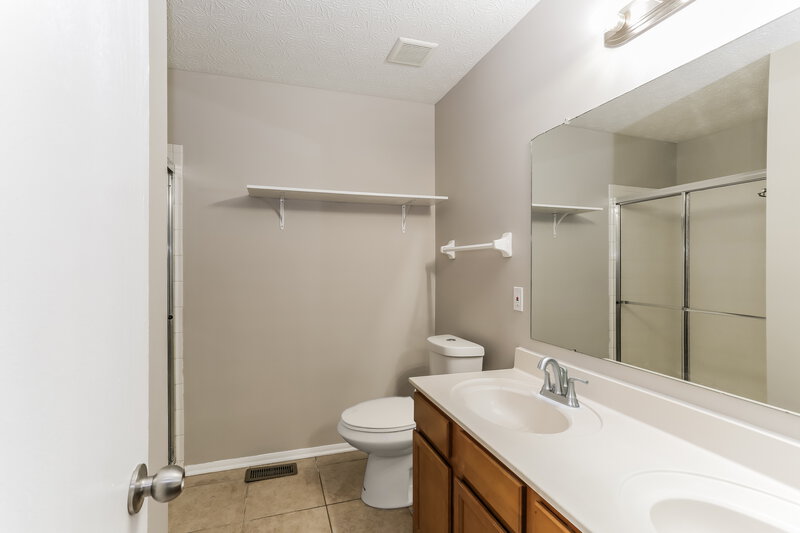 1,870/Mo, 6280 Marengo St Canal Winchester, OH 43110 Main Bathroom View