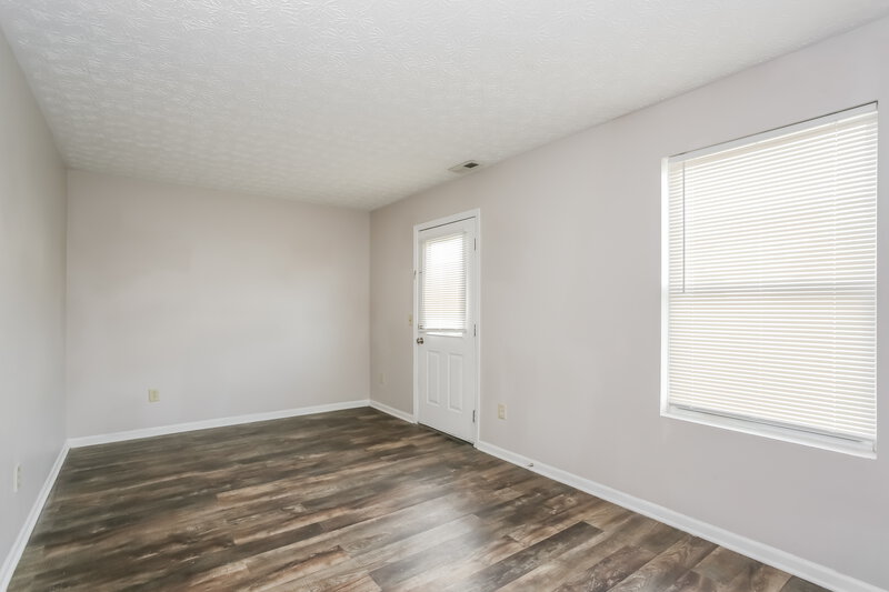 2,135/Mo, 4662 Kenross Dr Columbus, OH 43207 Living Room View