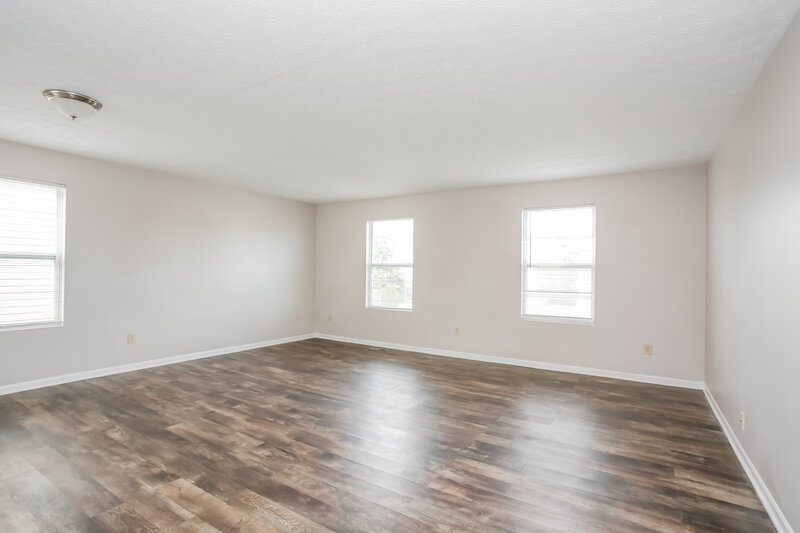 2,135/Mo, 4662 Kenross Dr Columbus, OH 43207 Living Room View 2