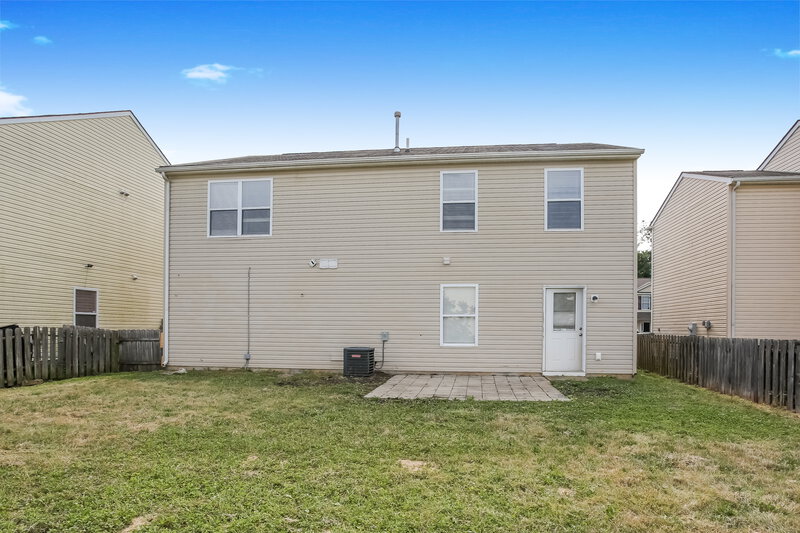 2,135/Mo, 4662 Kenross Dr Columbus, OH 43207 Rear View