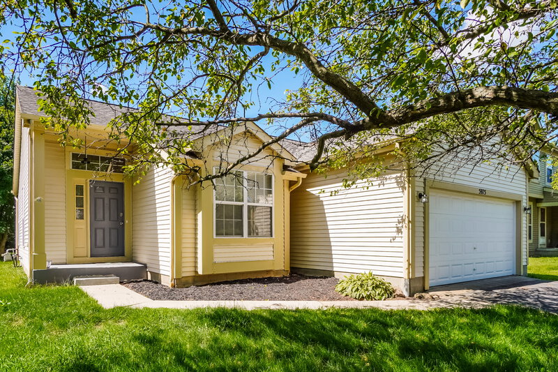 2,295/Mo, 5975 Cape Coral Ln Hilliard, OH 43026 Front View