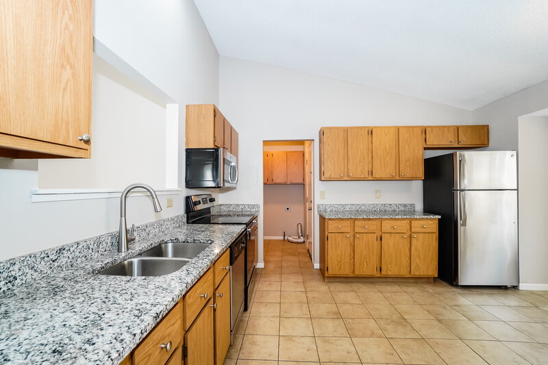 2,295/Mo, 5975 Cape Coral Ln Hilliard, OH 43026 Kitchen View
