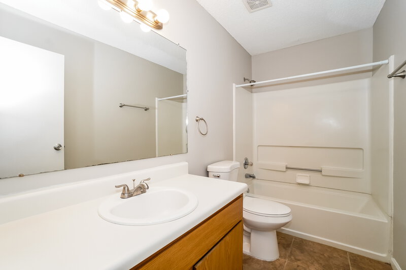 2,295/Mo, 5975 Cape Coral Ln Hilliard, OH 43026 Bathroom View