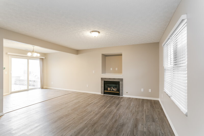 1,735/Mo, 524 Star Spangled Pl Galloway, OH 43119 Living Room View 2