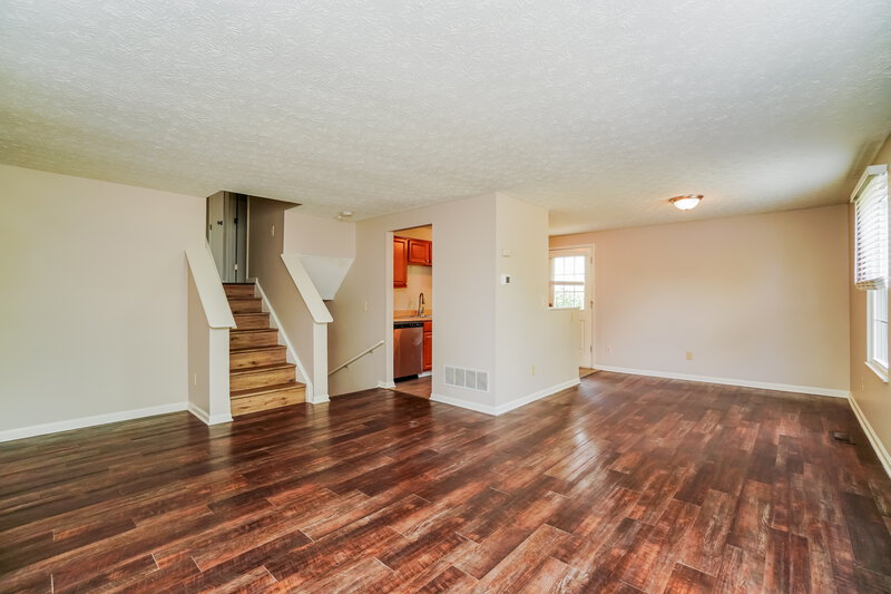 2,340/Mo, 4585 Marilyn St Hilliard, OH 43026 Living Room View