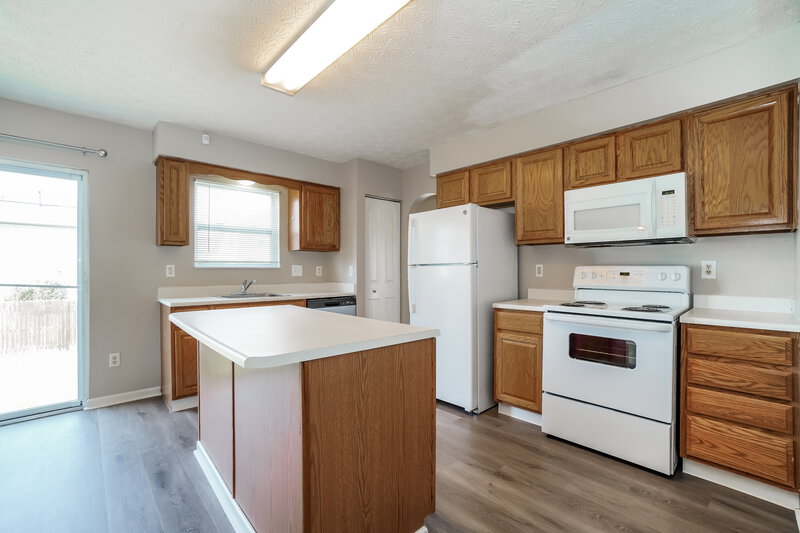 2,285/Mo, 3087 Fabyan Dr Reynoldsburg, OH 43068 Kitchen View