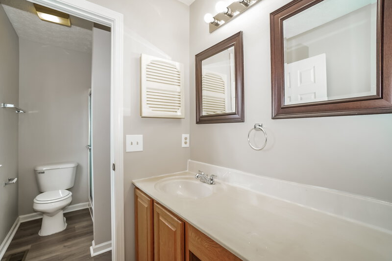 2,285/Mo, 3087 Fabyan Dr Reynoldsburg, OH 43068 Main Bathroom View