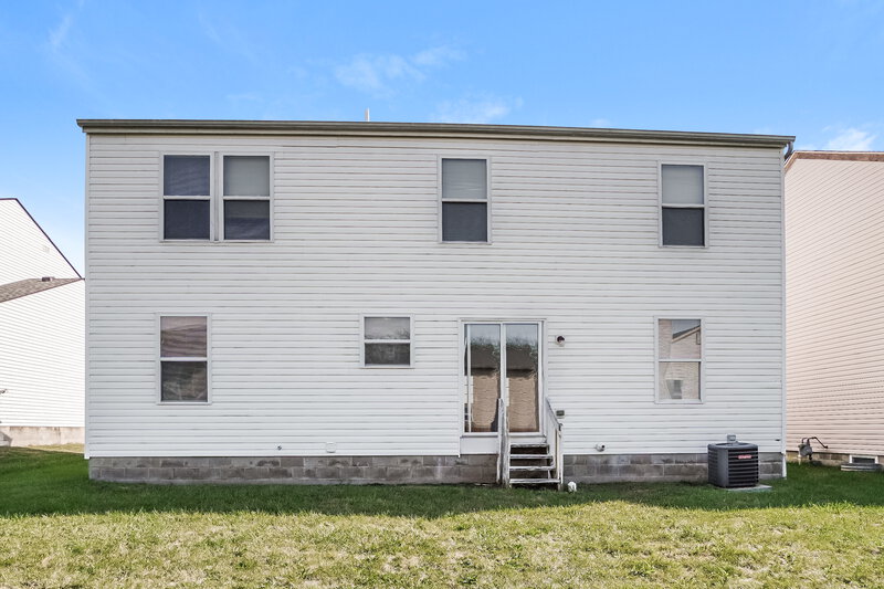 2,285/Mo, 3087 Fabyan Dr Reynoldsburg, OH 43068 Rear View