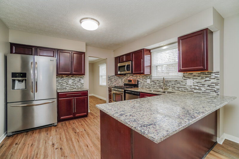 3,320/Mo, 12118 Greenbower Ave NW Pickerington, OH 43147 Kitchen View 3