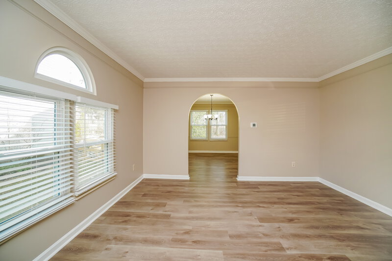 2,895/Mo, 7927 Oak Valley Rd Reynoldsburg, OH 43068 Living Room View 3