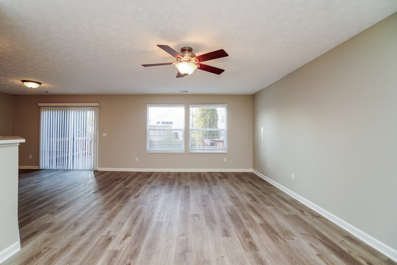 2,355/Mo, 5763 Coldcreek Dr Hilliard, OH 43026 Living Room View