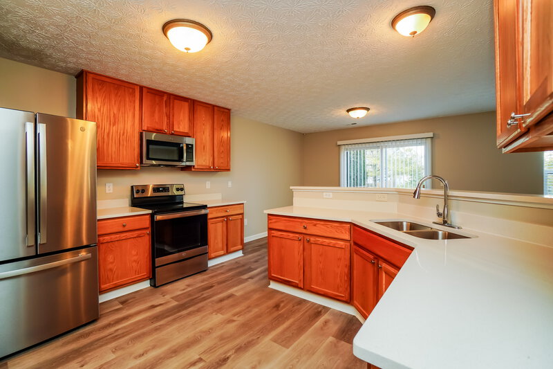 2,355/Mo, 5763 Coldcreek Dr Hilliard, OH 43026 Kitchen View 2