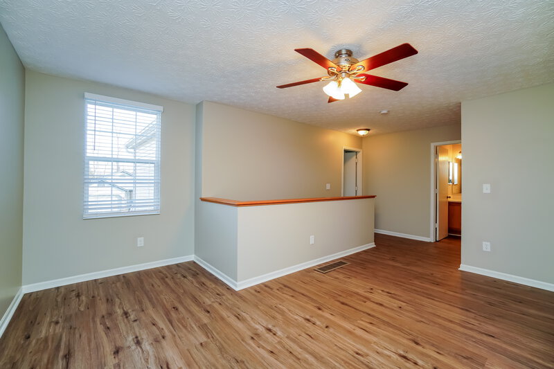 2,355/Mo, 5763 Coldcreek Dr Hilliard, OH 43026 Loft View