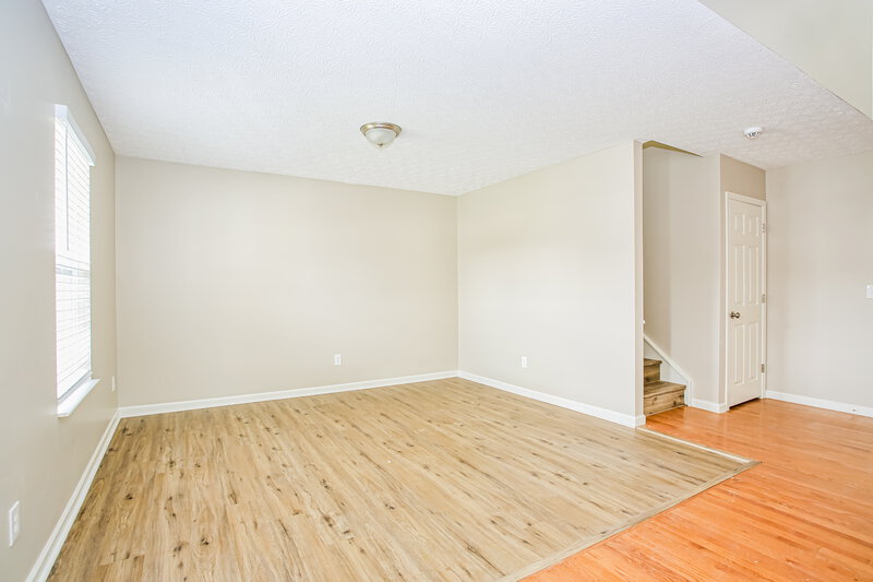 2,465/Mo, 6322 Bellinger Dr Galloway, OH 43119 Living Room View 2