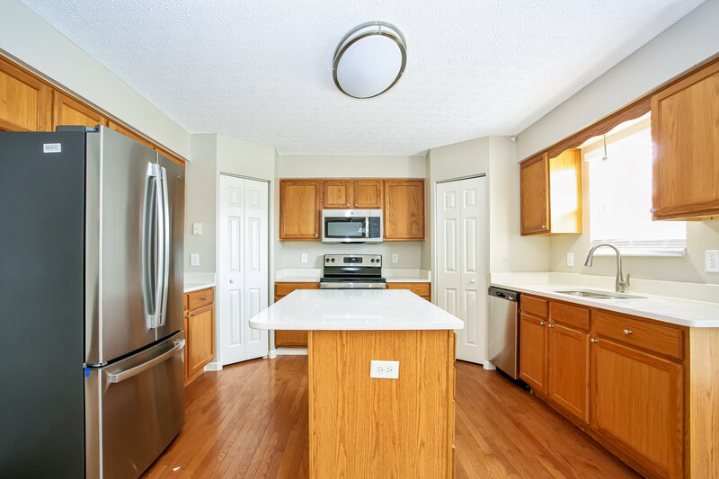 2,465/Mo, 6322 Bellinger Dr Galloway, OH 43119 Kitchen View