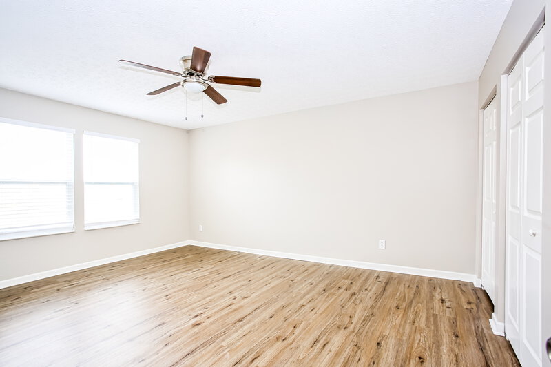 2,465/Mo, 6322 Bellinger Dr Galloway, OH 43119 Family Room View 2