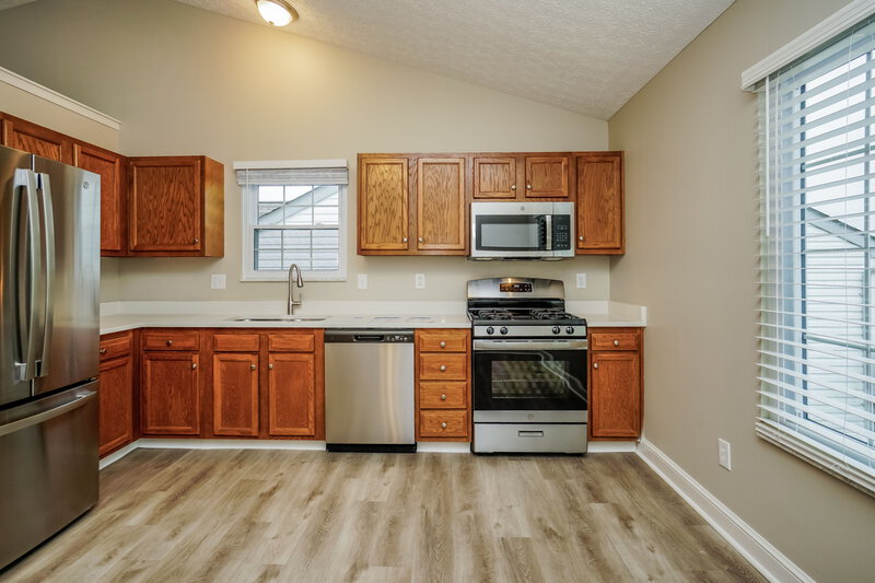 1,875/Mo, 8029 Crete Ln Blacklick, OH 43004 Kitchen View 3