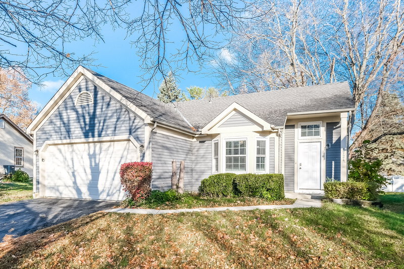 2,025/Mo, 1724 Gardenstone Dr Columbus, OH 43235 Front View