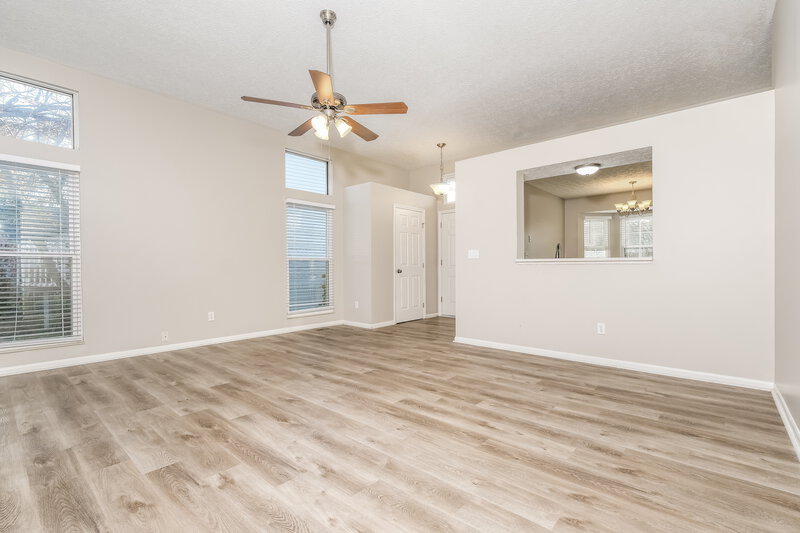 2,025/Mo, 1724 Gardenstone Dr Columbus, OH 43235 Living Room View 2