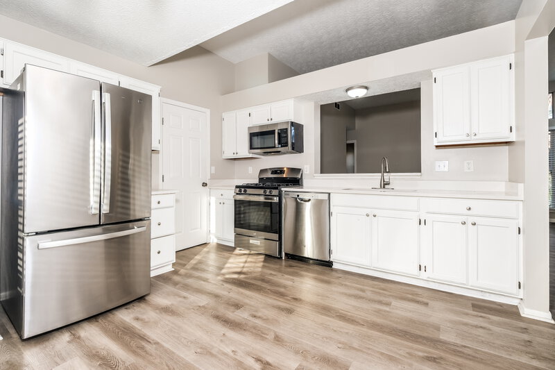 2,025/Mo, 1724 Gardenstone Dr Columbus, OH 43235 Kitchen View