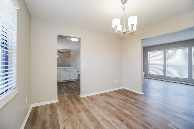 2,460/Mo, 224 Eastcreek Dr Galloway, OH 43119 Dining Room View